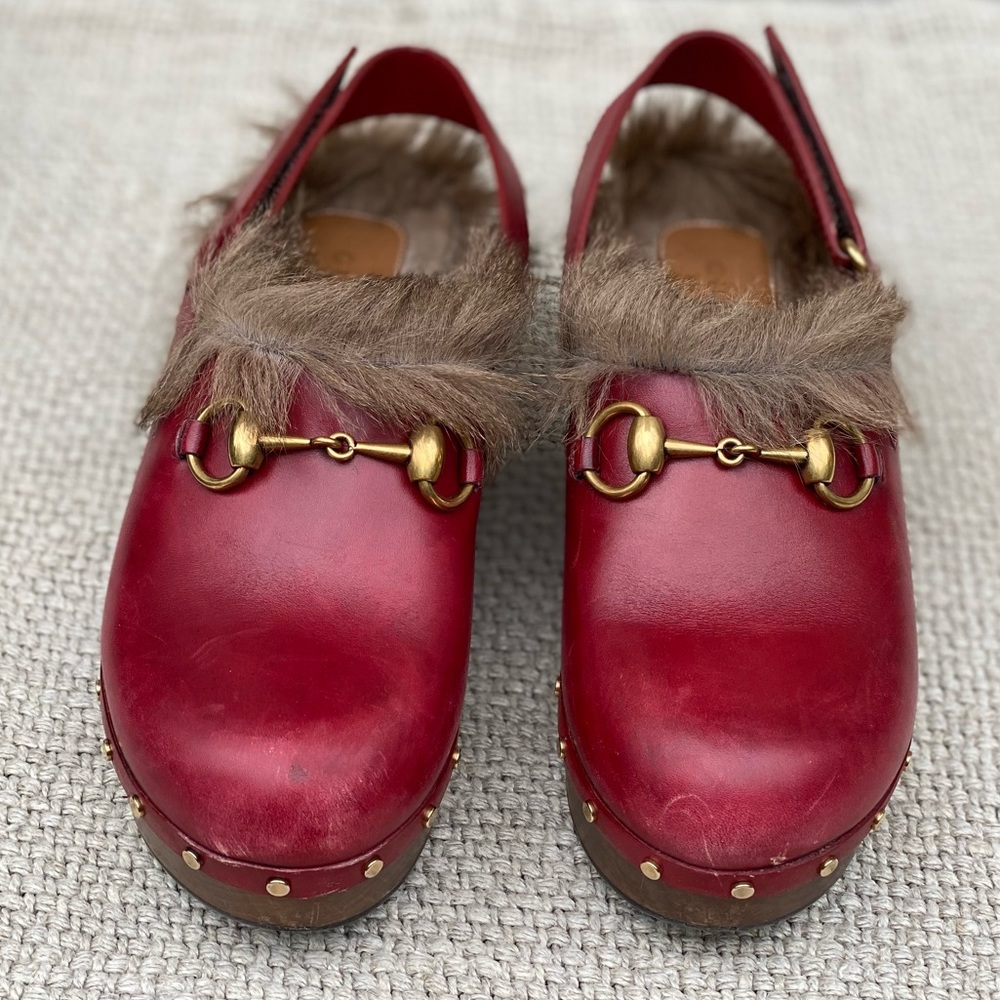 Gucci Amstel Horsebit red leather slingback accent round toe fur trim clogs - Picture 8 of 17